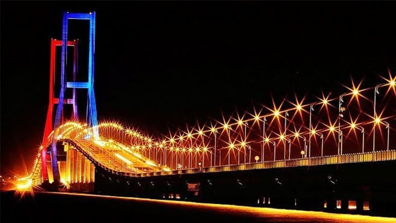 Jembatan Suramadu Surabaya - Jembatan Suramadu Malam Hari