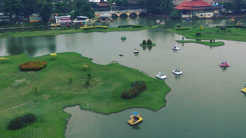 Taman Mini Jakarta - Perahu Angsa