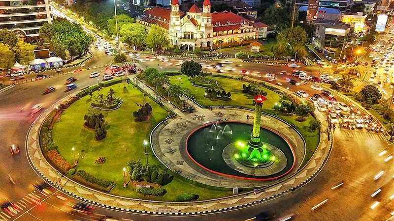 Tempat Wisata di Semarang dan Sekitarnya - Tugu Muda dan Lawang Sewu