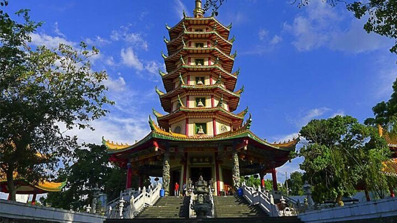 Tempat Wisata di Semarang dan Sekitarnya - Pagoda Vihara Buddhagaya